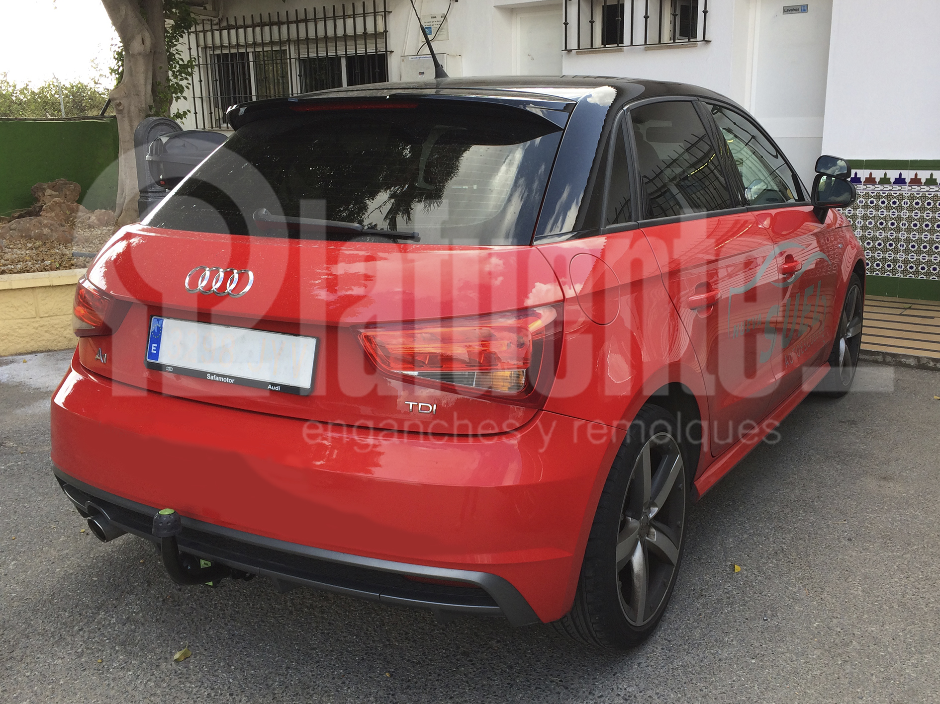 Starre Anhängerkupplung EE0307 für AUDI A1 5 Türen 2012