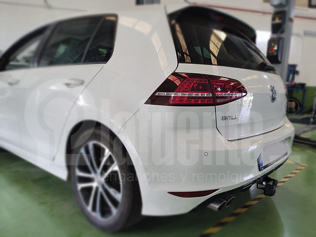 Horizontal Abnehmbare&nbsp;Anhängerkupplung EE1196C für VOLKSWAGEN Golf Auto VII (Typ AU) 2015