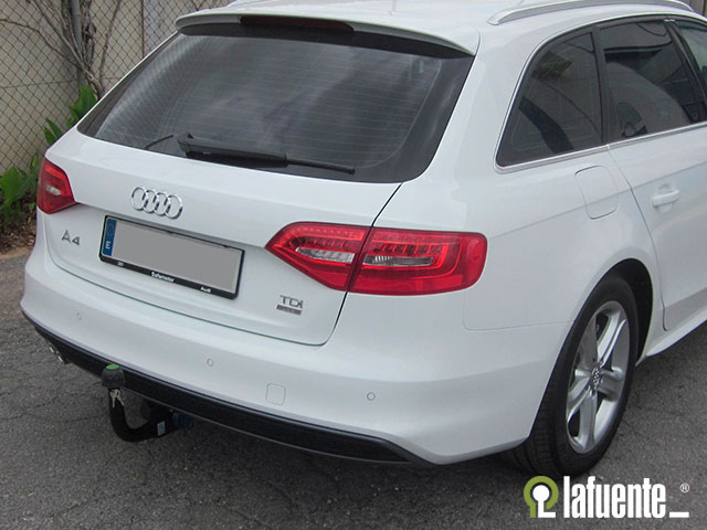 Vertikal Abnehmbare Anhängerkupplung EE4318 für AUDI A4 Kombi 2014