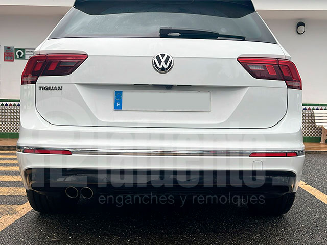 Vertikal Abnehmbare&nbsp;Anhängerkupplung EE4495 für VOLKSWAGEN Tiguan SUV (Typ 5N) 2017