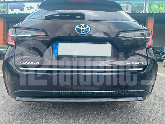 Vertikal Abnehmbare&nbsp;Anhängerkupplung EE4619L für TOYOTA Corolla Kombi 2024