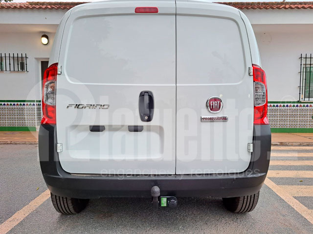 avec rotule fixe col de cygne&nbsp;Attelage voiture EE0667 pour FIAT Fiorino 225 2009