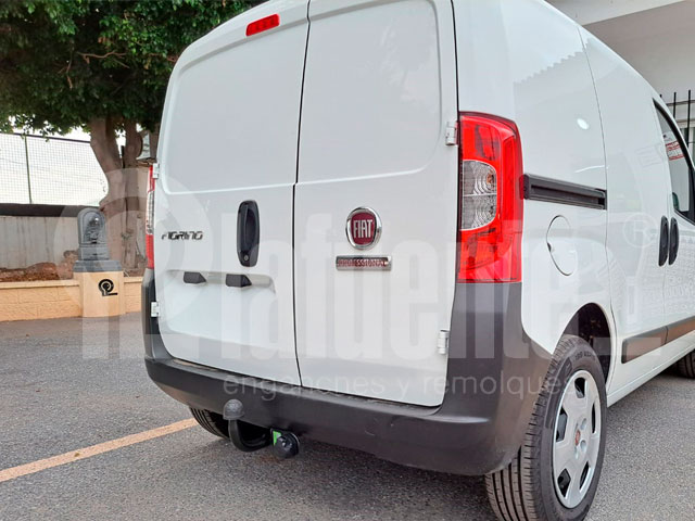 avec rotule fixe col de cygne&nbsp;Attelage voiture EE0667 pour FIAT Fiorino 225 2009
